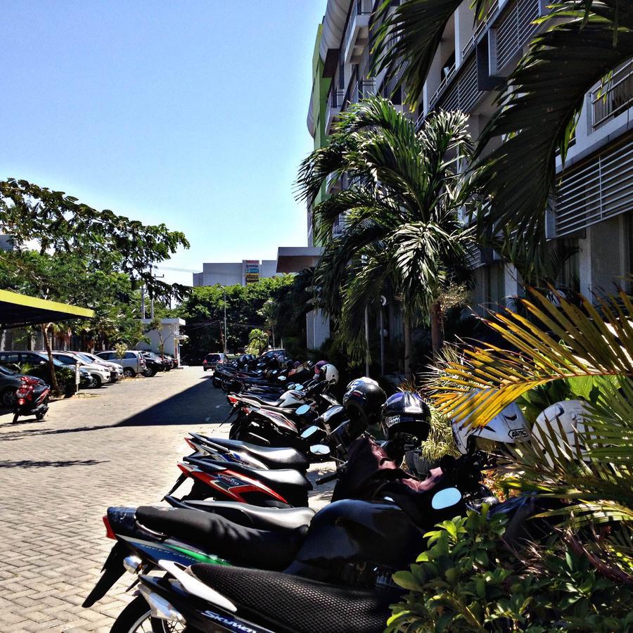 Greensa Inn Surabaya Eksteriør billede